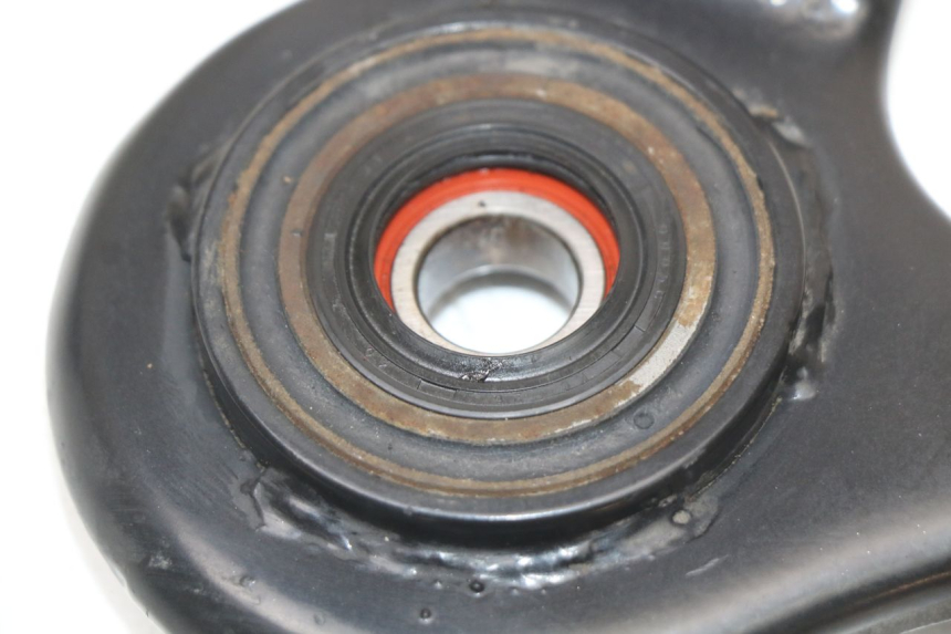 photo de SCARICO STAFFA KYMCO SUPER 8 4T 50 (2021 - 2024) - Primo piano tecnico