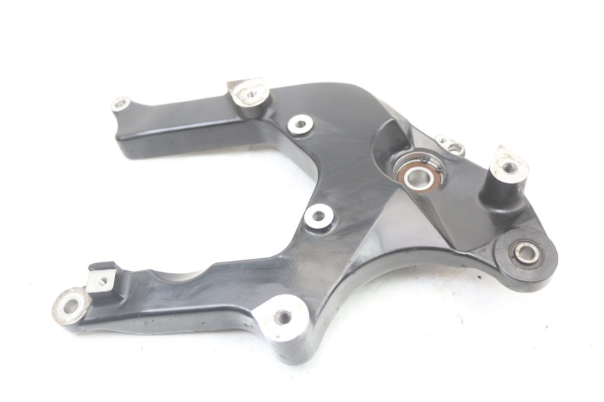 photo de SCARICO STAFFA SUZUKI BURGMAN 125 (2018 - 2021) - Dettaglio del componente