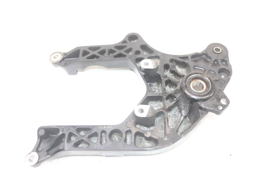 photo de SCARICO STAFFA SUZUKI BURGMAN 125 (2018 - 2021) - Zoom sullo stato d'uso