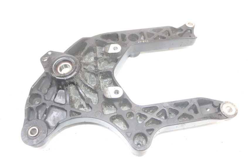 photo de SCARICO STAFFA SUZUKI BURGMAN 125 (2018 - 2021) - Altra angolazione