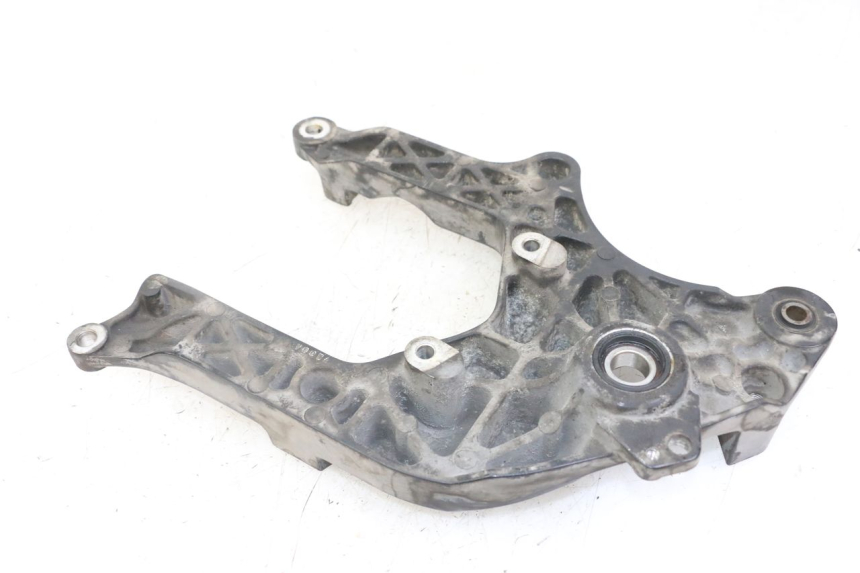 photo de SCARICO STAFFA SUZUKI BURGMAN 125 (2018 - 2021) - Dettaglio del componente