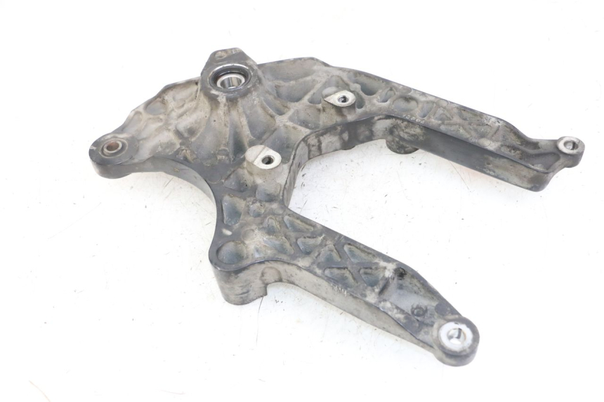 photo de SCARICO STAFFA SUZUKI BURGMAN 125 (2018 - 2021) - Zoom sullo stato d'uso