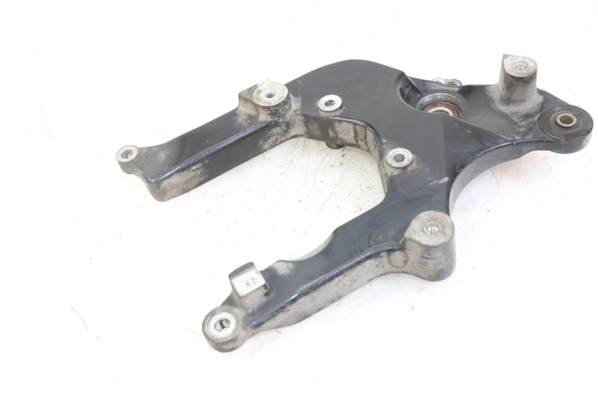 photo de SCARICO STAFFA SUZUKI BURGMAN 125 (2018 - 2021) - Primo piano tecnico