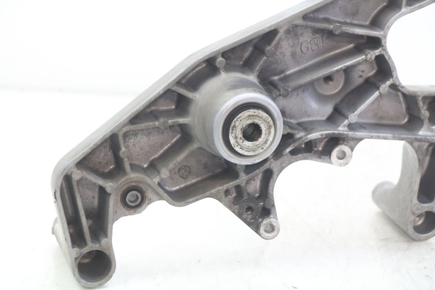 photo de SUPPORTO VASO YAMAHA X-CITY XCITY 125 (2007 - 2013) - Primo piano tecnico