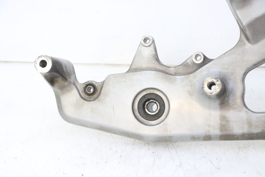 photo de SUPPORTO VASO YAMAHA X-MAX XMAX 125 (2010 - 2013) - Dettagli dei punti di fissaggio