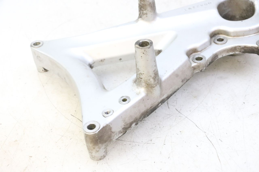 photo de SUPPORTO VASO YAMAHA X-MAX XMAX 250 (2006 - 2009) - Dettagli dei punti di fissaggio