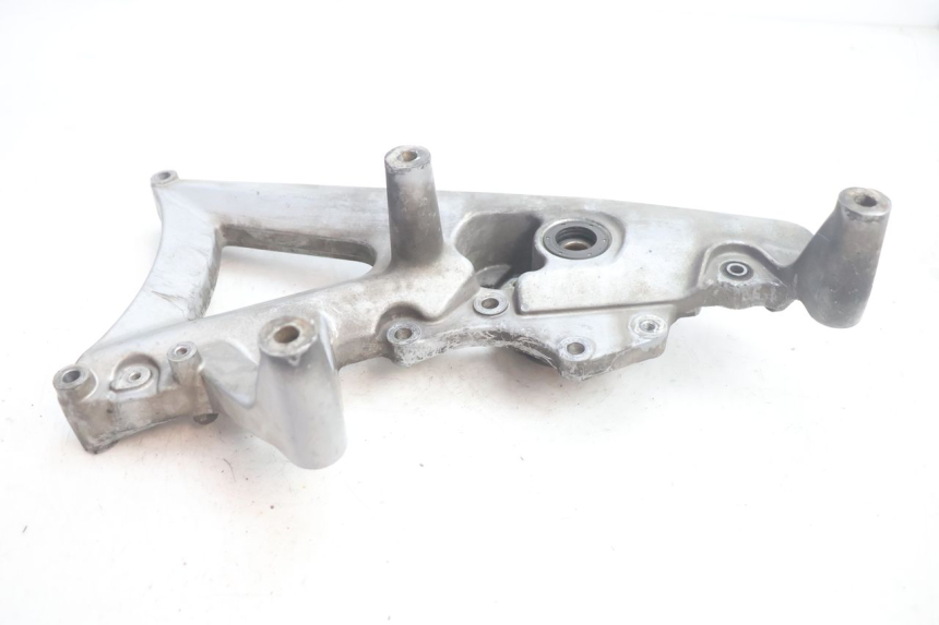 photo de SUPPORTO VASO YAMAHA X-MAX XMAX 125 (2010 - 2013) - Primo piano tecnico