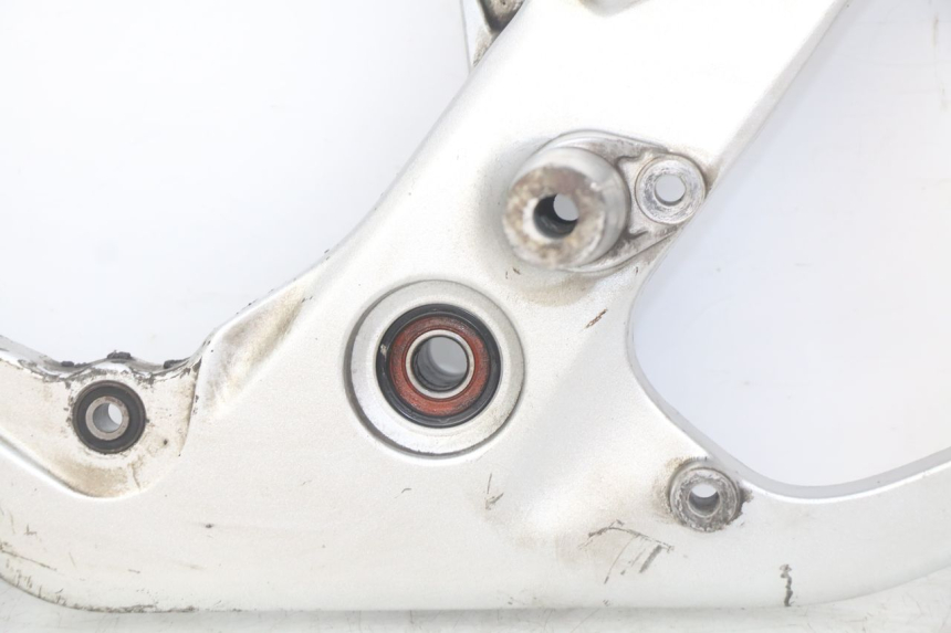 photo de SUPPORTO VASO YAMAHA YP MAJESTY 125 (2007 - 2010) - Dettagli dei punti di fissaggio