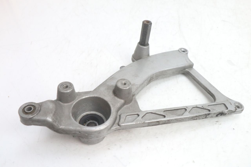 photo de SUPPORTO VASO YAMAHA YP MAJESTY 125 (1998 - 2001) - Dettaglio del componente