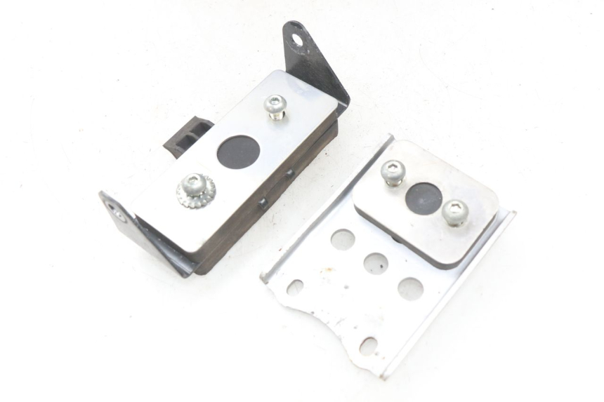 photo de SUPPORTO SERBATOIO YAMAHA FJR ABS 1300 (2006 - 2012) - Dettaglio del componente