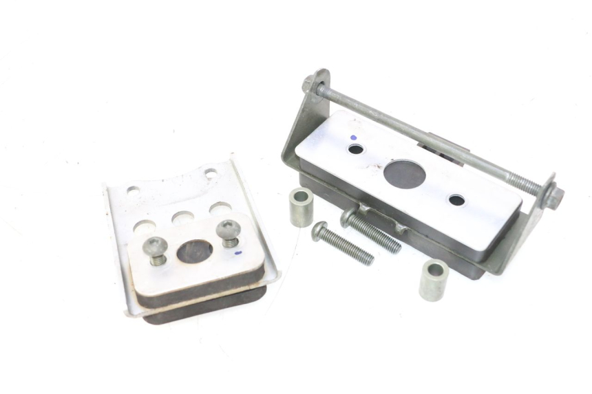 photo de SUPPORTO SERBATOIO CARBURANTE YAMAHA FJR 1300 (2001 - 2005) - Vista principale