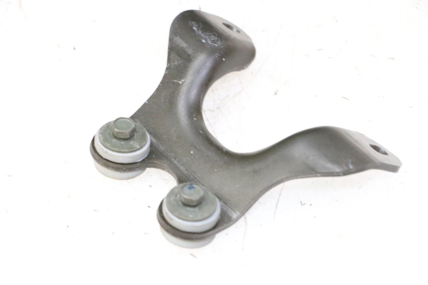 photo de SUPPORTO SERBATOIO CARBURANTE YAMAHA FZ6 FAZER S2 600 (2007 - 2011) - Zoom sullo stato d'uso