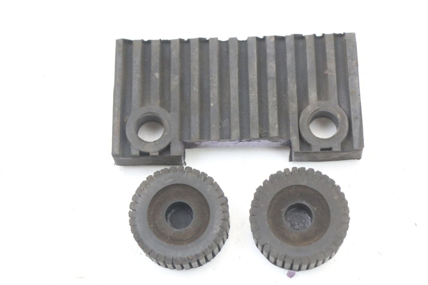 photo de SUPPORTO SERBATOIO CARBURANTE SUZUKI GN 125 (1997 - 2000) - Vista principale