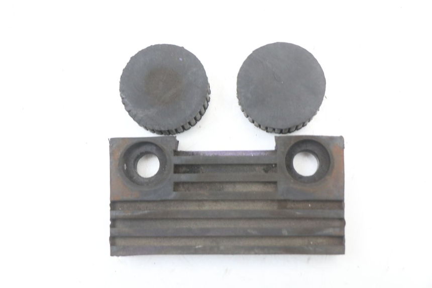 photo de SUPPORTO SERBATOIO CARBURANTE SUZUKI GN 125 (1997 - 2000) - Dettaglio del componente