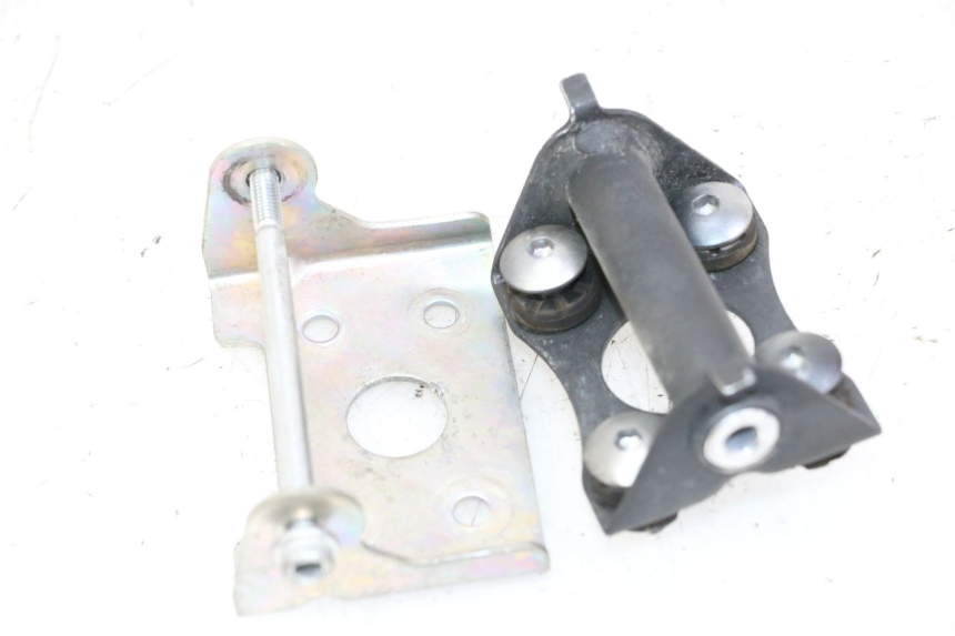 photo de SUPPORTO SERBATOIO CARBURANTE SUZUKI GSR 750 (2011 - 2017) - Zoom sullo stato d'uso