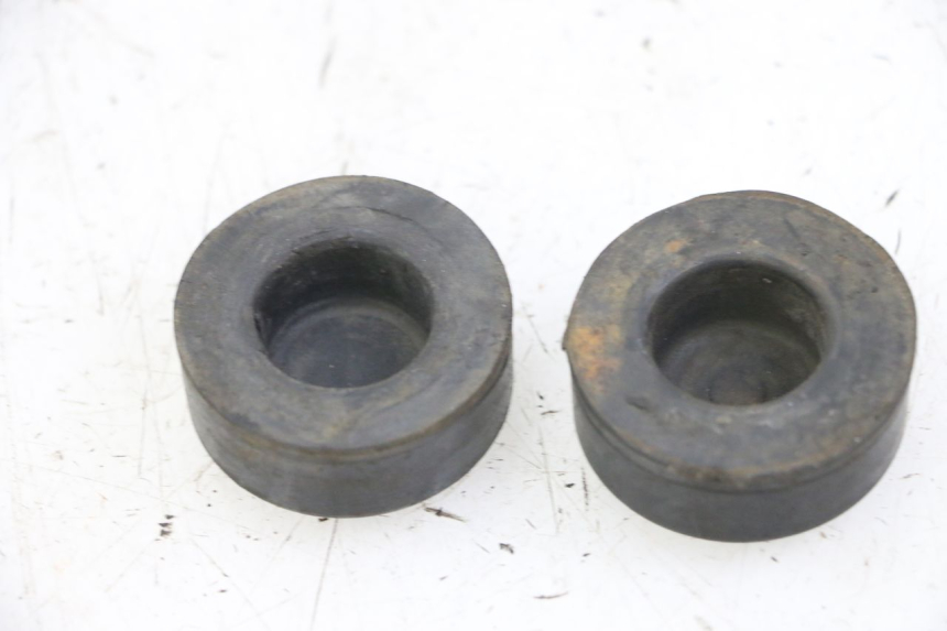 photo de SUPPORTO SERBATOIO CARBURANTE KAWASAKI ZR7 ZR-7 S 750 (1999 - 2004) - Dettaglio del componente