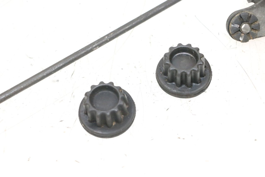 photo de SUPPORTO SERBATOIO CARBURANTE HONDA NSR R 125 (1994 - 2003) - Altra angolazione