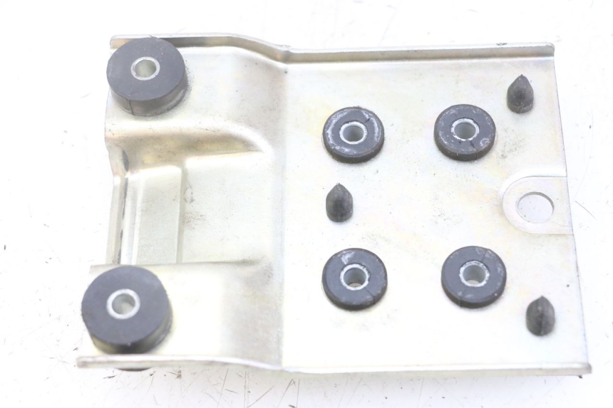 photo de SUPPORTO SERBATOIO CARBURANTE SUZUKI GSX F GSXF 650 (2007 - 2015) - Zoom sullo stato d'uso