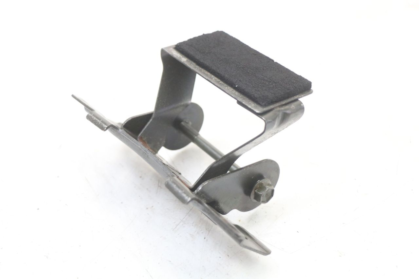 photo de SUPPORTO SERBATOIO CARBURANTE SUZUKI SV S 650 (1999 - 2002) - Dettaglio del componente