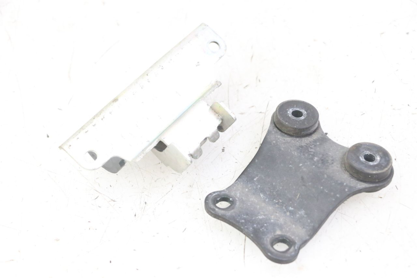 photo de SUPPORTO SERBATOIO CARBURANTE YAMAHA XJ6 ABS 600 (2008 - 2016) - Zoom sullo stato d'uso