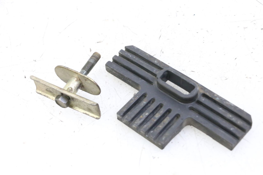 photo de SUPPORTO SERBATOIO CARBURANTE YAMAHA XJN DIVERSION 600 (2000 - 2003) - Zoom sullo stato d'uso