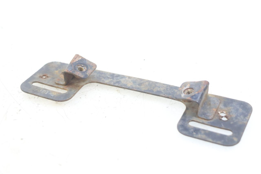 photo de SUPPORTO TARGA HONDA CM 125 (1983 - 2003) - Altra angolazione