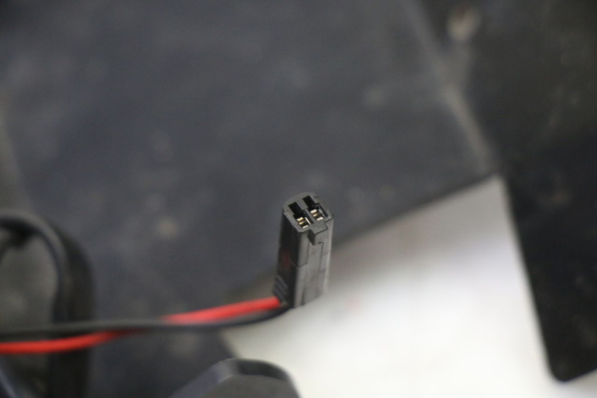 photo de PORTATARGA SUZUKI GSR 750 (2011 - 2017) - Stato della superficie e materiale