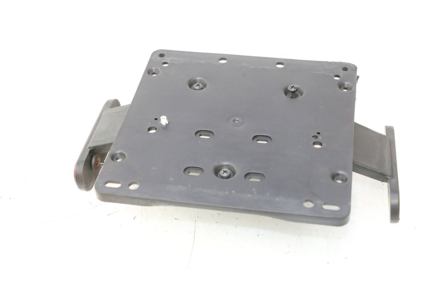 photo de PORTATARGA PIAGGIO MP3 HPE 530 (2022 - 2026) - Vista principale