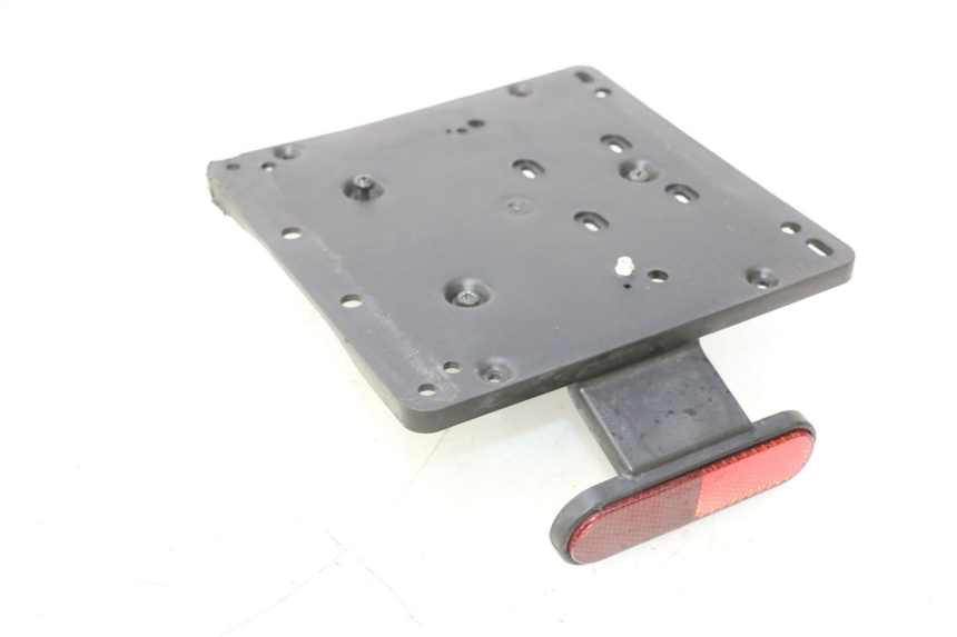 photo de PORTATARGA PIAGGIO MP3 HPE 530 (2022 - 2026) - Primo piano tecnico
