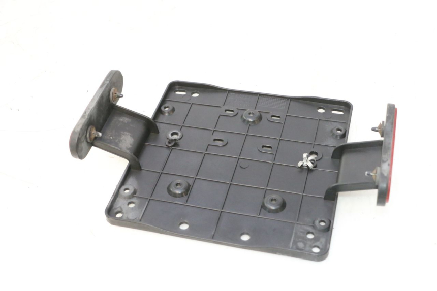 photo de PORTATARGA PIAGGIO MP3 500 (2016 - 2018) - Dettaglio del componente