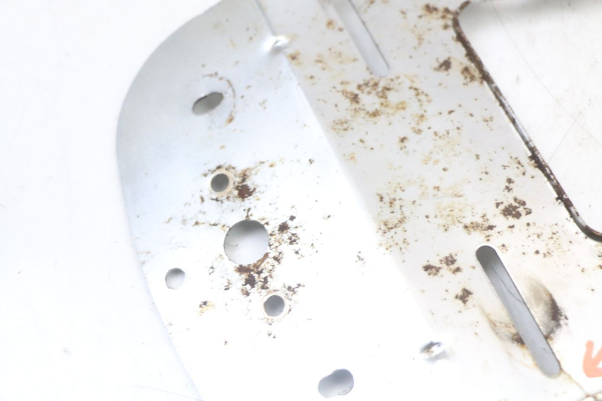 photo de PORTATARGA REGAL RAPTOR SPYDER 125 (2010 - 2018) - Stato della superficie e materiale