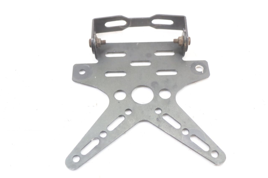 photo de PORTATARGA SUZUKI SV S 650 (1999 - 2002) - Primo piano tecnico