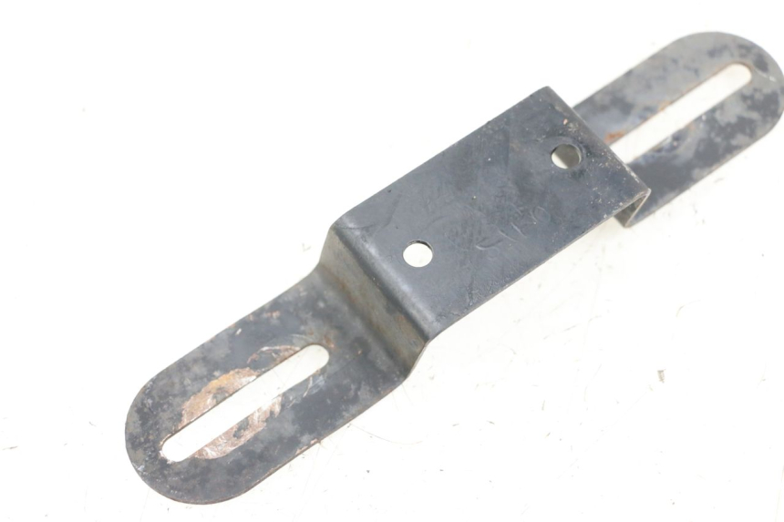 photo de PORTATARGA SUZUKI VL INTRUDER 125 (2004 - 2007) - Dettaglio del componente