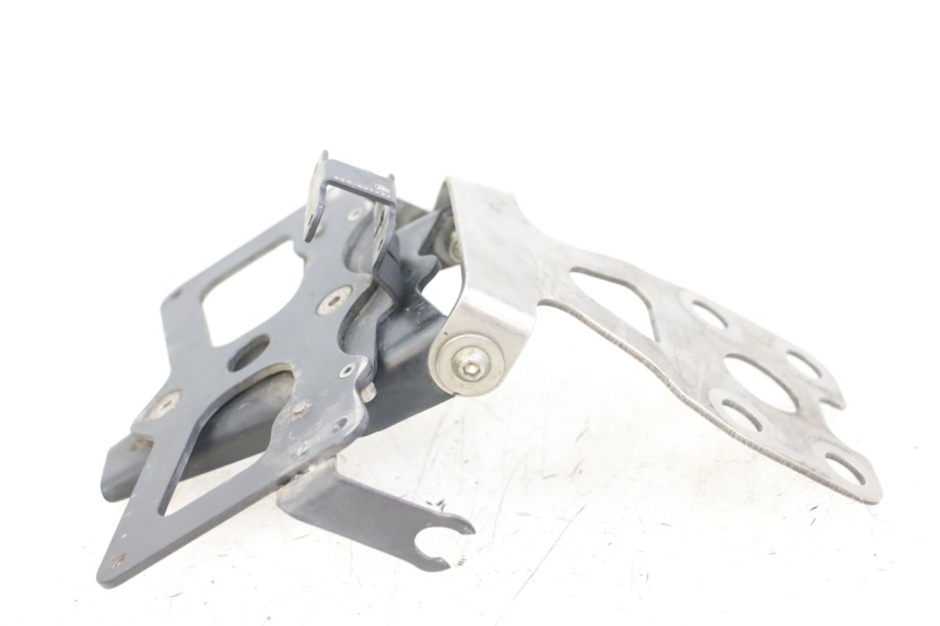 photo de PORTATARGA YAMAHA XJ6 ABS 600 (2008 - 2016) - Vista d'insieme del prodotto