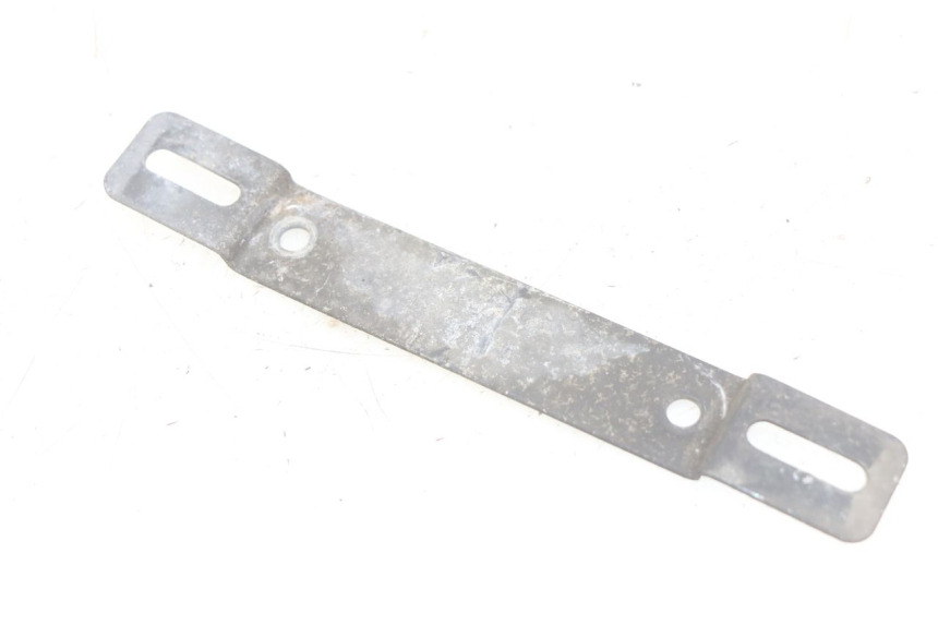 photo de SUPPORTO TARGA YAMAHA YP MAJESTY 125 (2007 - 2010) - Vista principale