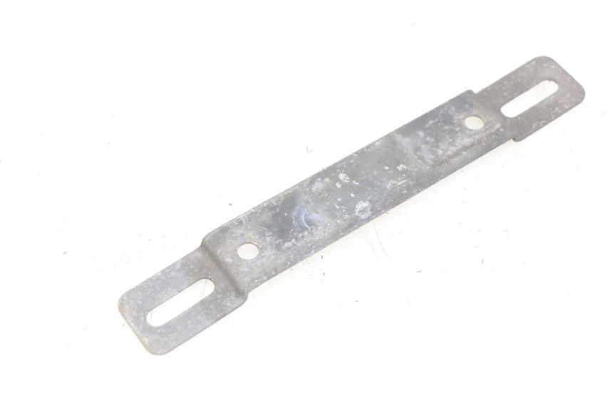 photo de SUPPORTO TARGA YAMAHA YP MAJESTY 125 (2007 - 2010) - Dettaglio del componente