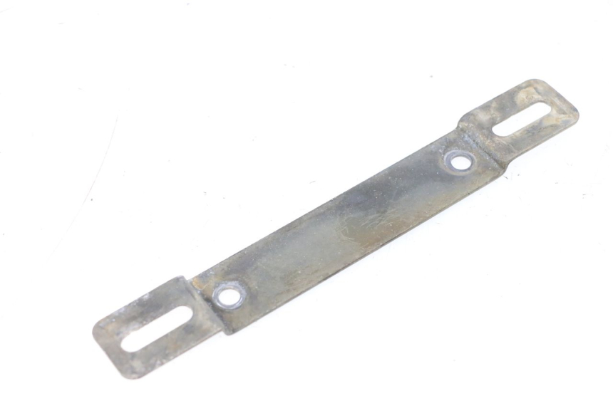 photo de SUPPORTO TARGA YAMAHA YP MAJESTY 125 (2007 - 2010) - Vista principale