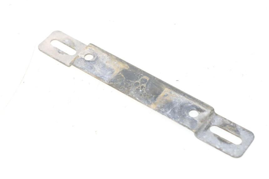 photo de SUPPORTO TARGA YAMAHA YP MAJESTY 125 (2007 - 2010) - Dettaglio del componente