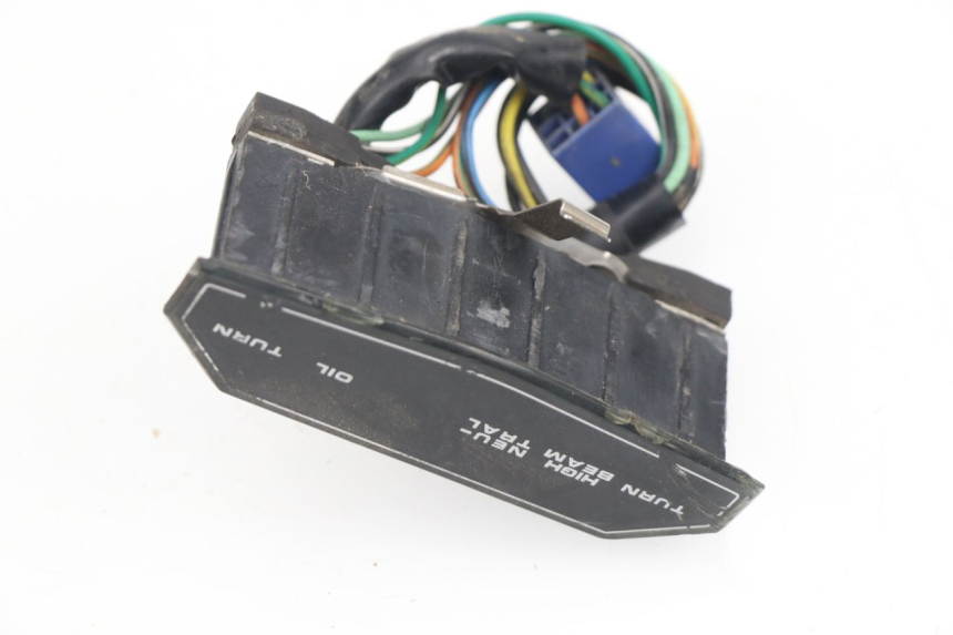 photo de cruscotto SUZUKI GSXF GSX F 600 (1988 - 1997) - Dettagli dei punti di fissaggio