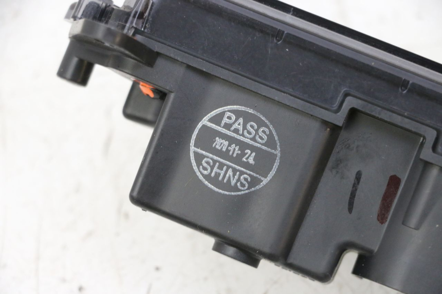 photo de CRUSCOTTO PIAGGIO MP3 HPE 300 (2019 - 2026) - Primo piano tecnico