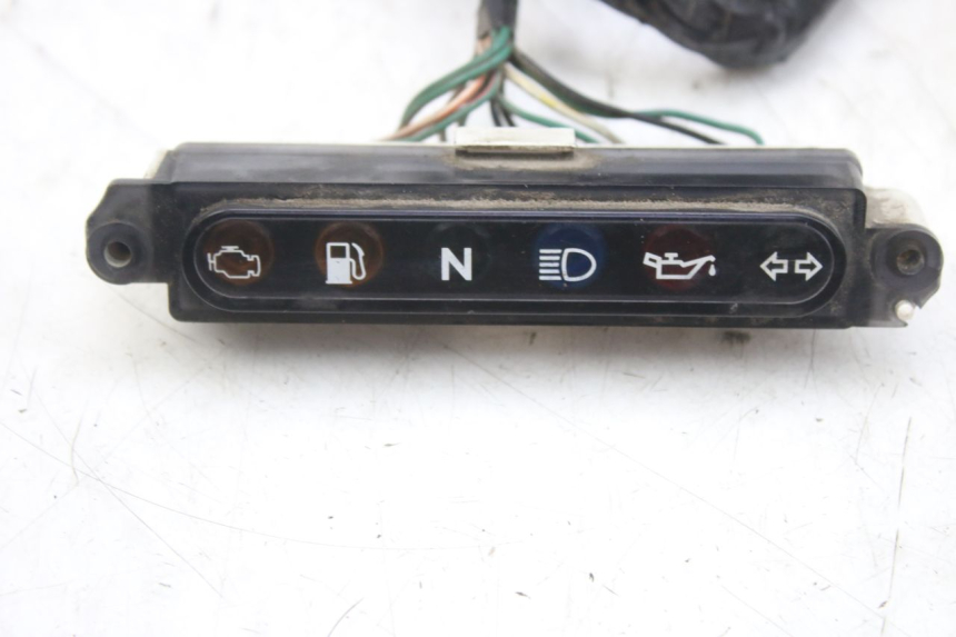 photo de CRUSCOTTO TRIUMPH SPRINT ST 955 (1999 - 2001) - Stato della superficie e materiale