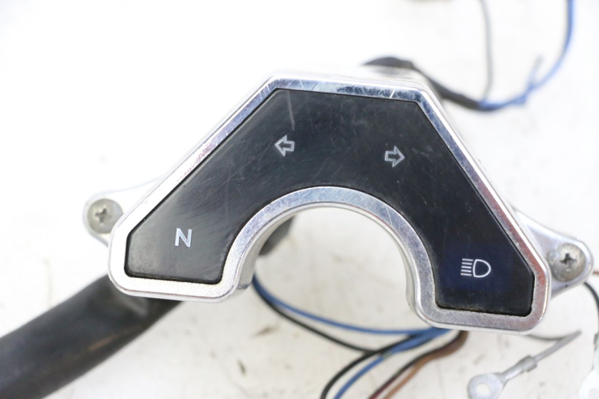 photo de CRUSCOTTO YAMAHA XJN DIVERSION 600 (2000 - 2003) - Marcature e riferimenti originali