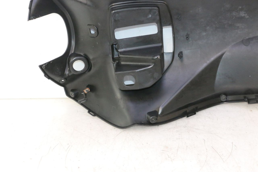 photo de PANNELLO INTERNO KYMCO AGILITY 16+ 4T 50 (2018 - 2023) - Primo piano tecnico