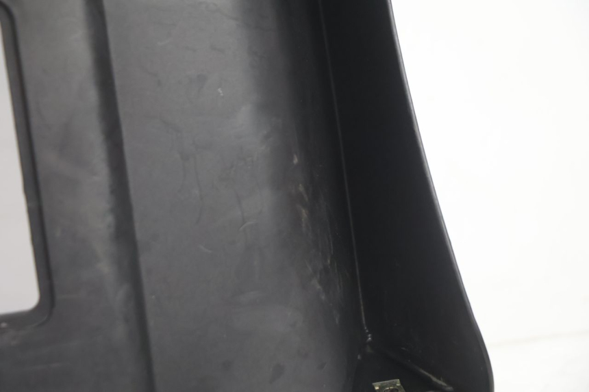photo de PANNELLO INTERNO KYMCO AGILITY 4T 50 (2005 - 2018) - Dettagli dei punti di fissaggio