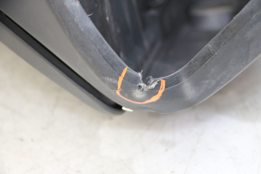 photo de PANNELLO INTERNO SUZUKI BURGMAN 125 (2007 - 2014) - Dettaglio del componente