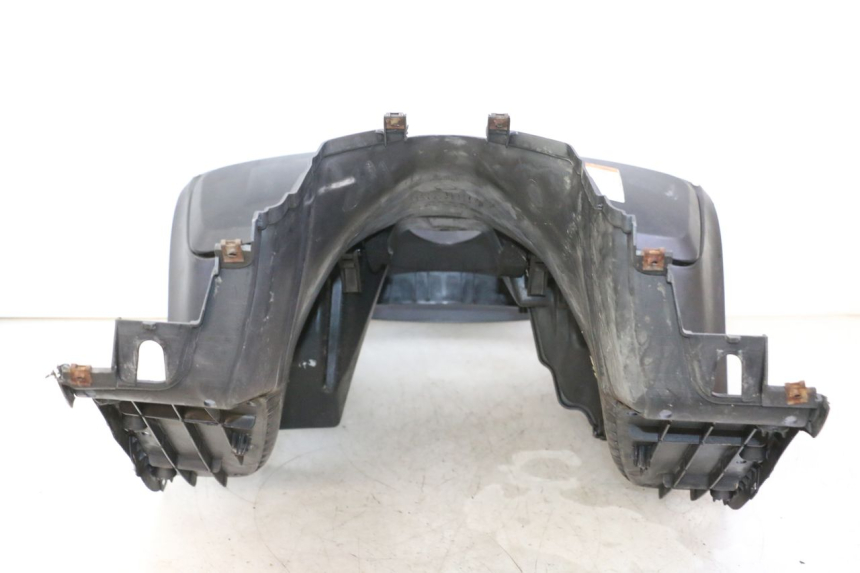 photo de PANNELLO INTERNO SUZUKI BURGMAN 125 (2007 - 2014) - Focus sulla struttura