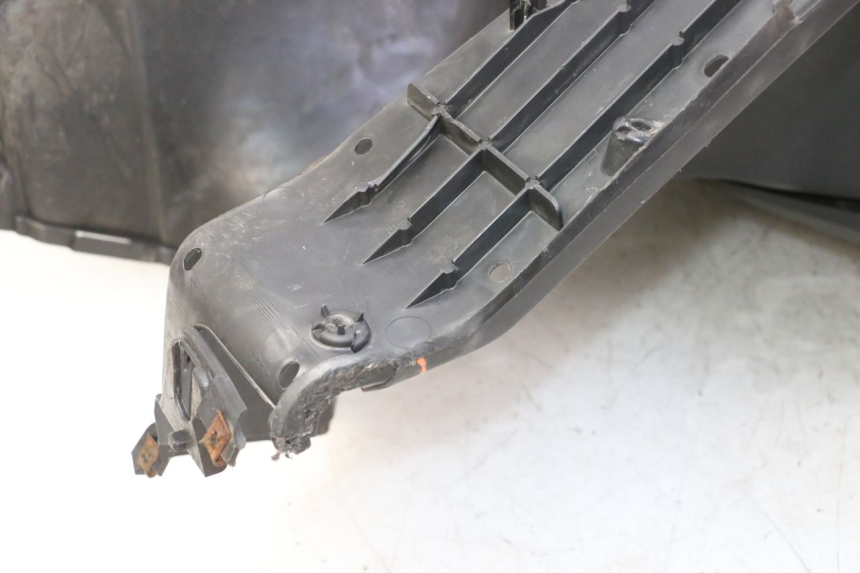 photo de PANNELLO INTERNO SUZUKI BURGMAN 125 (2007 - 2014) - Altra angolazione