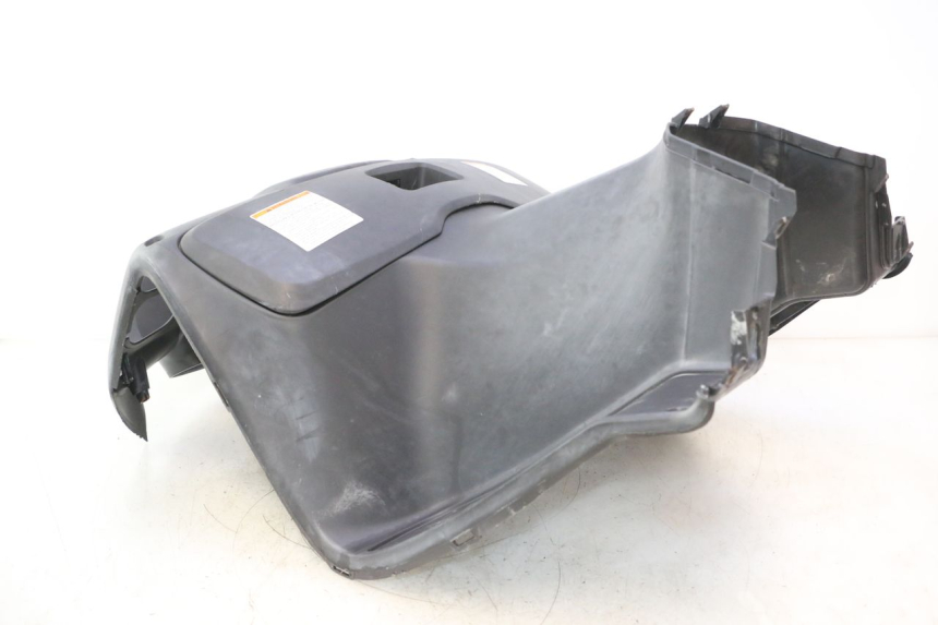photo de PANNELLO INTERNO SUZUKI BURGMAN 125 (2007 - 2014) - Primo piano ad alta risoluzione