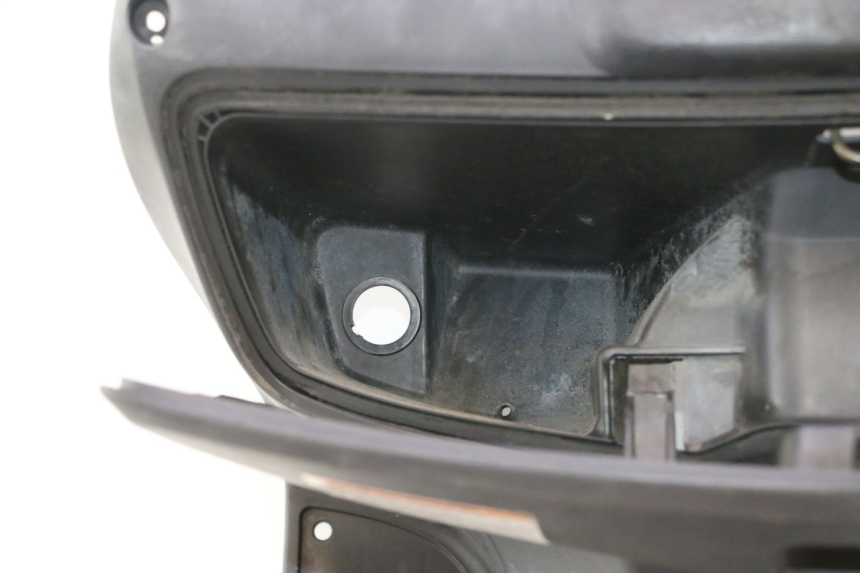 photo de PANNELLO INTERNO SUZUKI BURGMAN 125 (2007 - 2014) - Dettaglio del componente