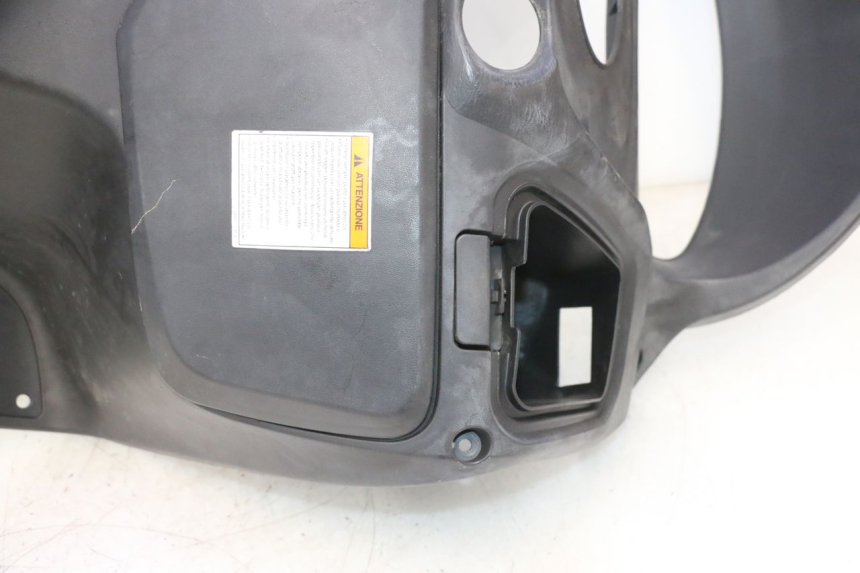 photo de PANNELLO INTERNO SUZUKI BURGMAN 125 (2007 - 2014) - Primo piano tecnico